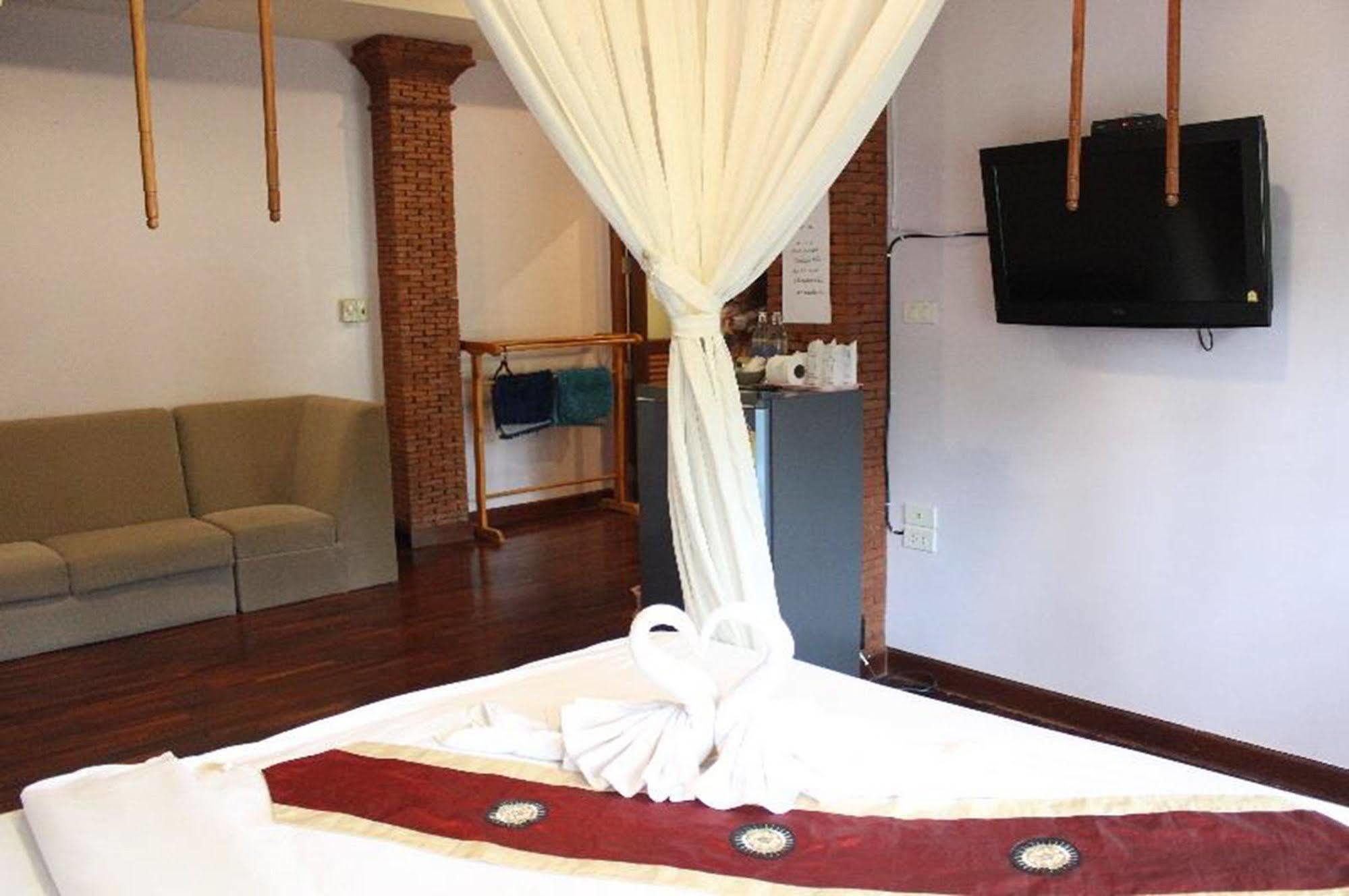 Boom Boom Beach Resort Laem Sing Chanthaburi Esterno foto