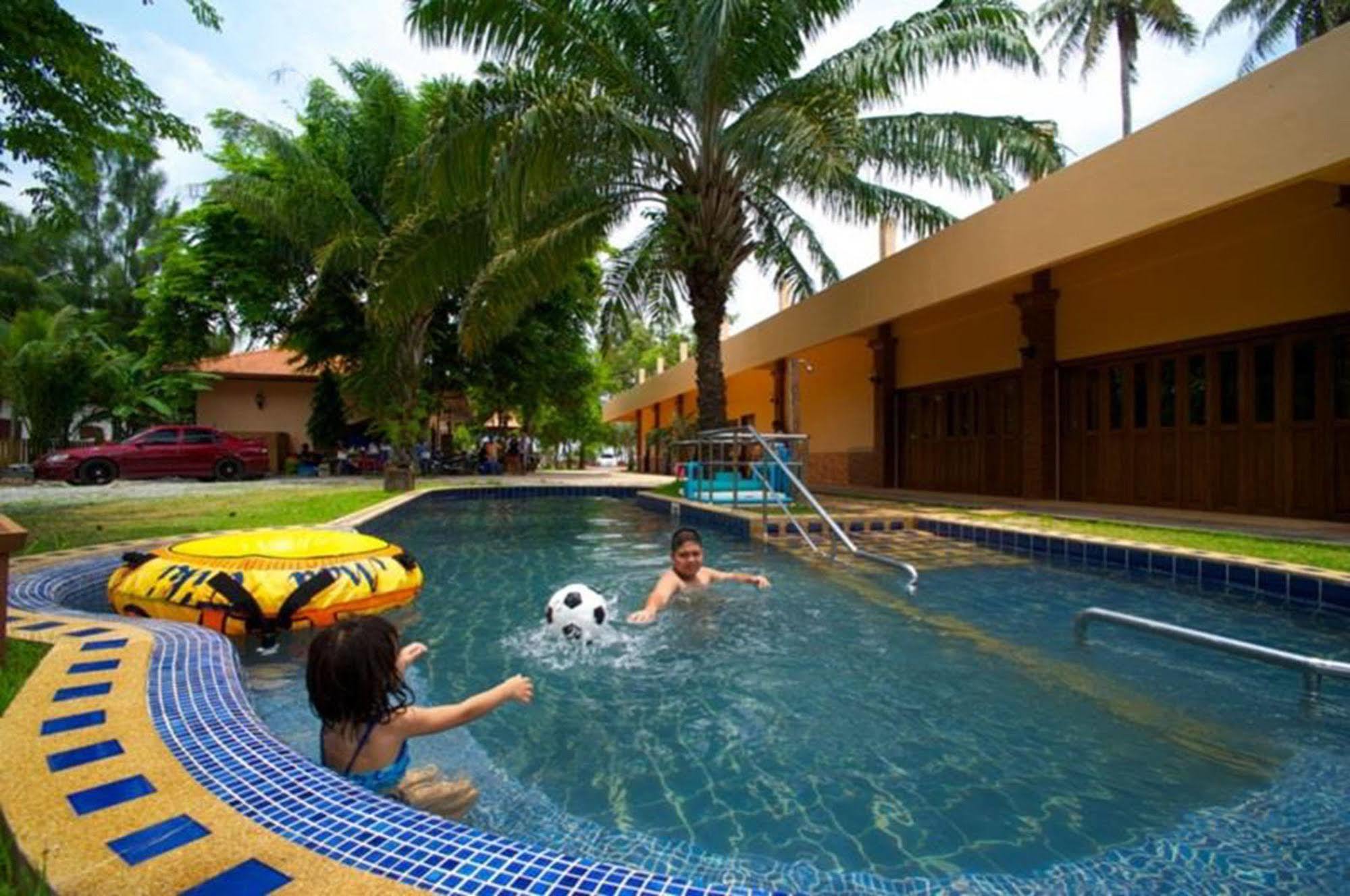 Boom Boom Beach Resort Laem Sing Chanthaburi Esterno foto
